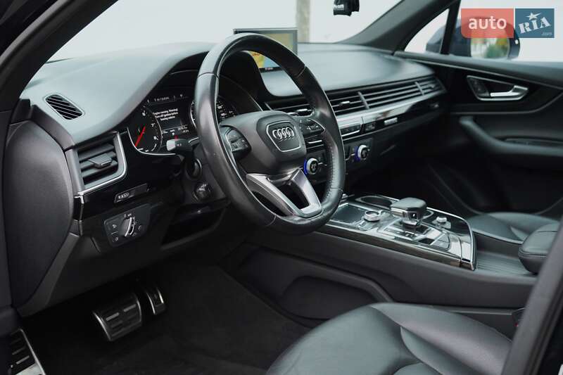Внедорожник / Кроссовер Audi Q7 2017 в Одессе