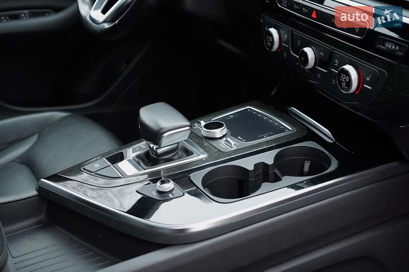 Внедорожник / Кроссовер Audi Q7 2017 в Одессе