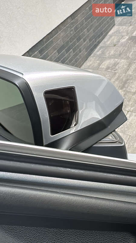 Внедорожник / Кроссовер Audi Q7 2016 в Ужгороде