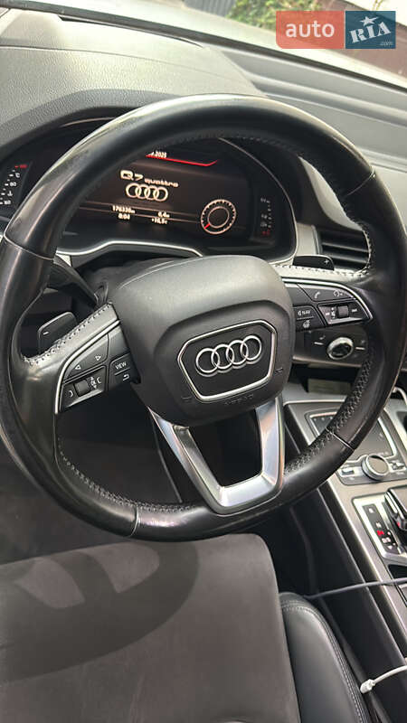 Внедорожник / Кроссовер Audi Q7 2016 в Ужгороде
