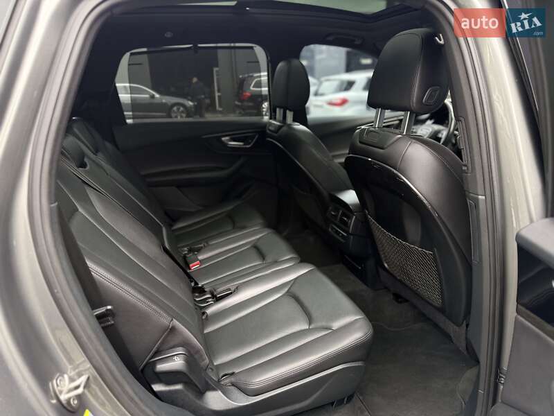 Позашляховик / Кросовер Audi Q7 2017 в Львові