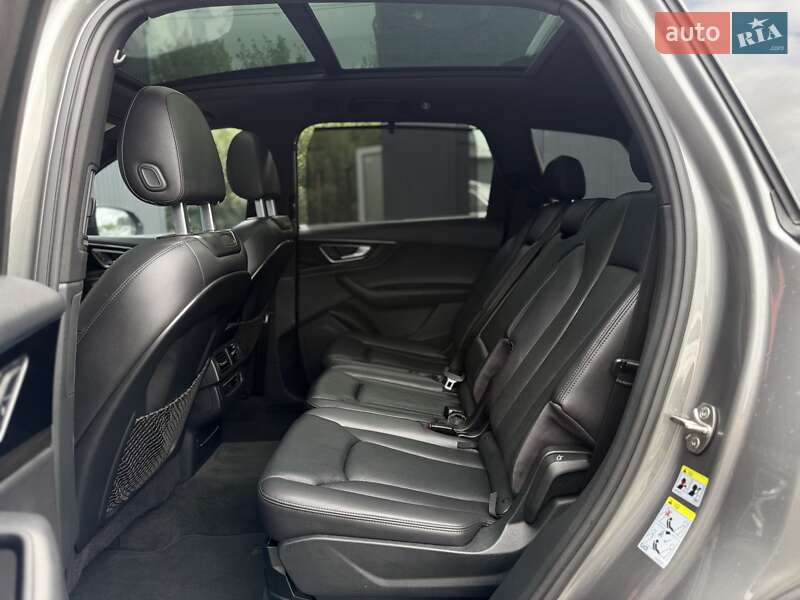 Позашляховик / Кросовер Audi Q7 2017 в Львові