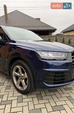 Внедорожник / Кроссовер Audi Q7 2019 в Ровно