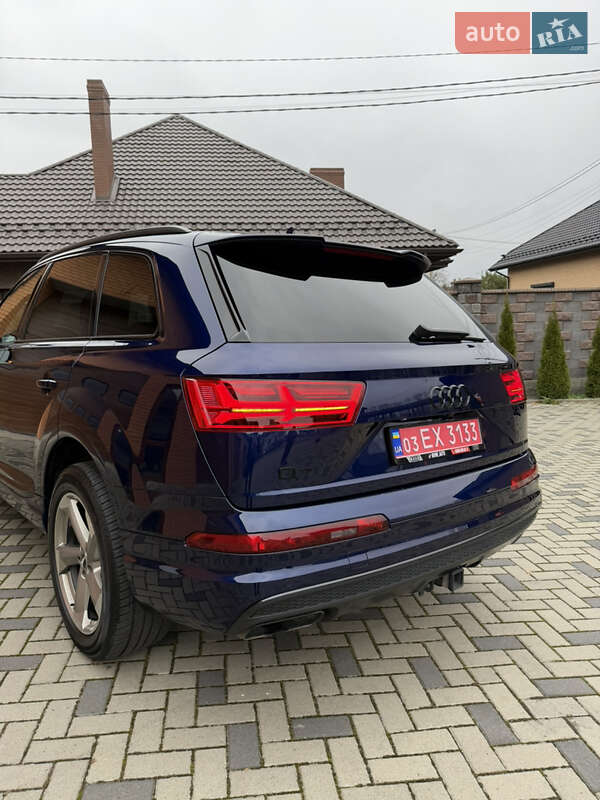 Внедорожник / Кроссовер Audi Q7 2019 в Ровно