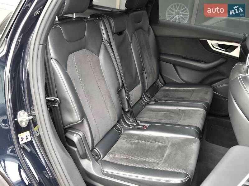 Внедорожник / Кроссовер Audi Q7 2016 в Киеве