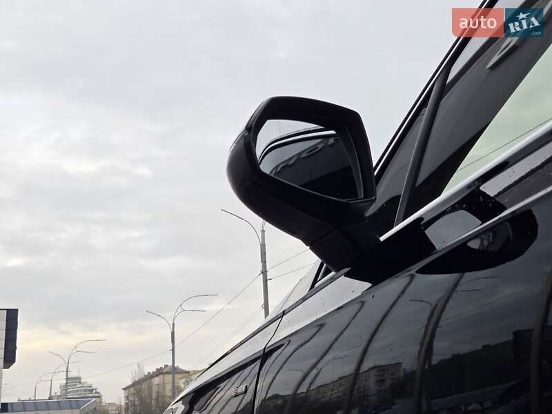 Внедорожник / Кроссовер Audi Q7 2016 в Киеве