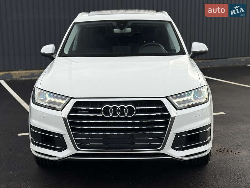 Позашляховик / Кросовер Audi Q7 2016 в Житомирі