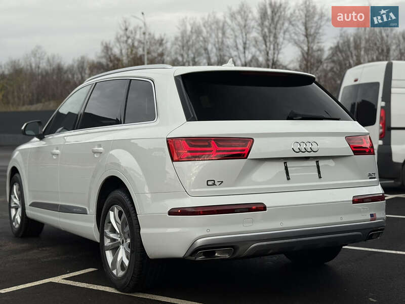 Позашляховик / Кросовер Audi Q7 2016 в Житомирі