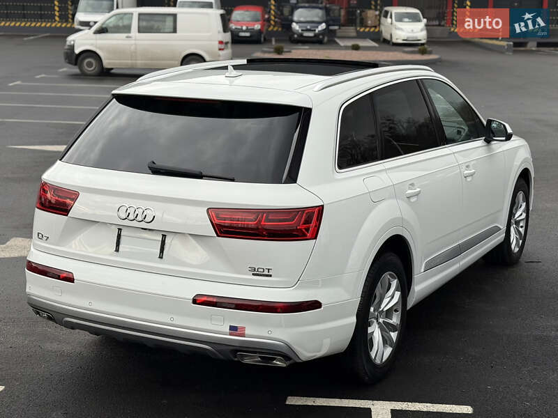 Позашляховик / Кросовер Audi Q7 2016 в Житомирі