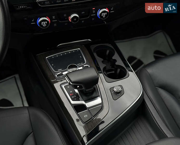 Позашляховик / Кросовер Audi Q7 2016 в Житомирі