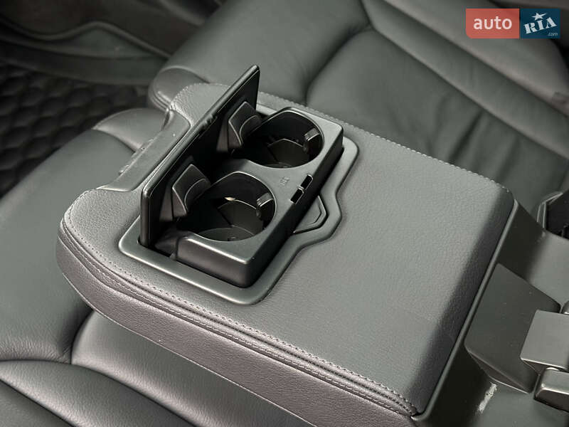 Позашляховик / Кросовер Audi Q7 2016 в Житомирі