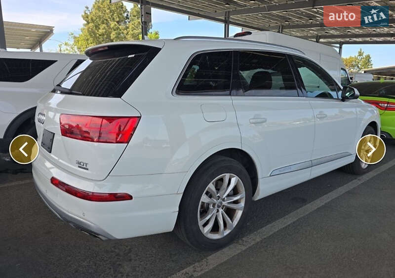 Позашляховик / Кросовер Audi Q7 2016 в Житомирі