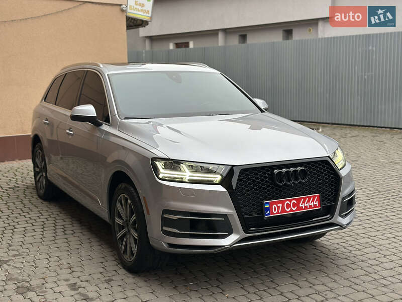 Внедорожник / Кроссовер Audi Q7 2017 в Ужгороде