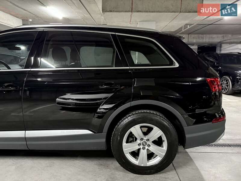 Позашляховик / Кросовер Audi Q7 2016 в Дніпрі