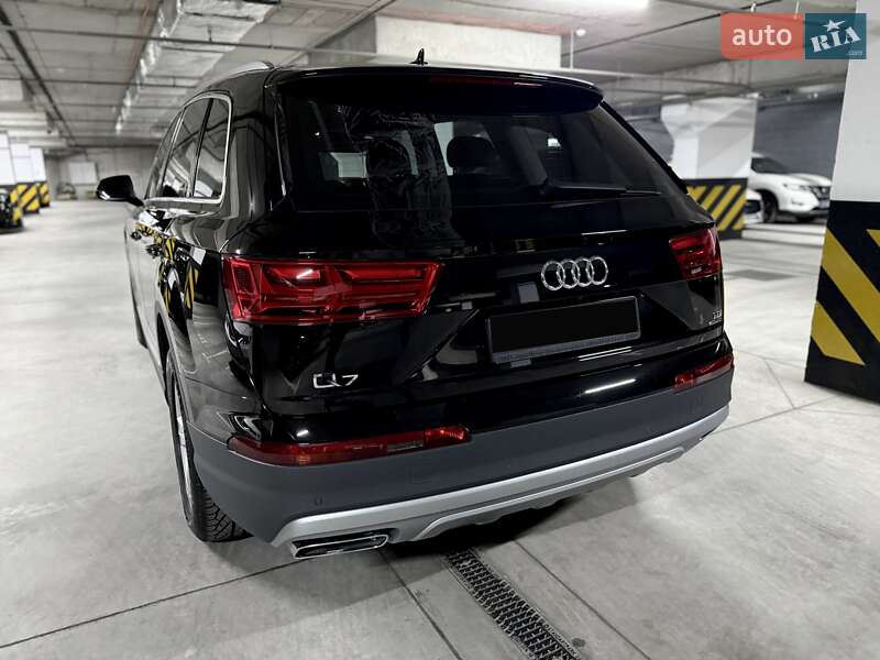 Позашляховик / Кросовер Audi Q7 2016 в Дніпрі