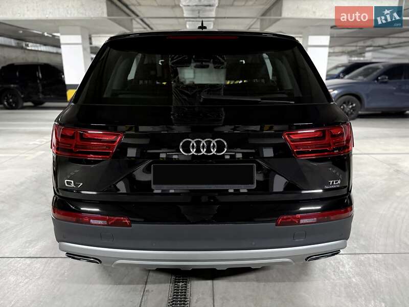 Позашляховик / Кросовер Audi Q7 2016 в Дніпрі
