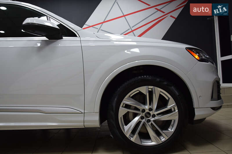 Позашляховик / Кросовер Audi Q7 2023 в Харкові