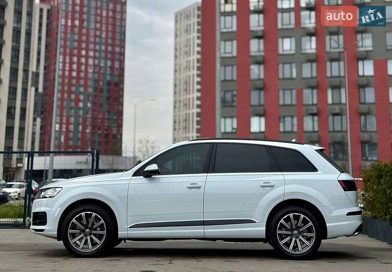 Позашляховик / Кросовер Audi Q7 2016 в Києві