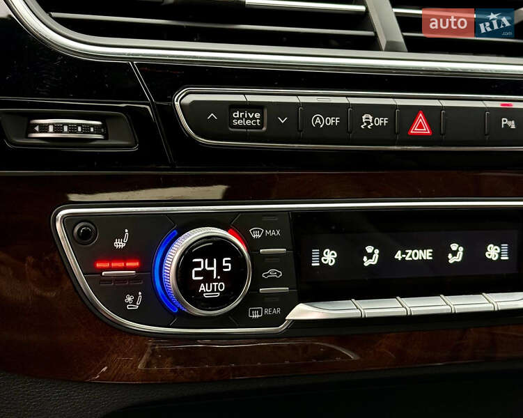 Позашляховик / Кросовер Audi Q7 2016 в Києві