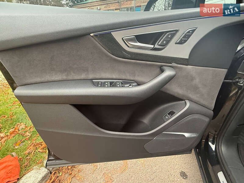 Внедорожник / Кроссовер Audi Q7 2016 в Виннице