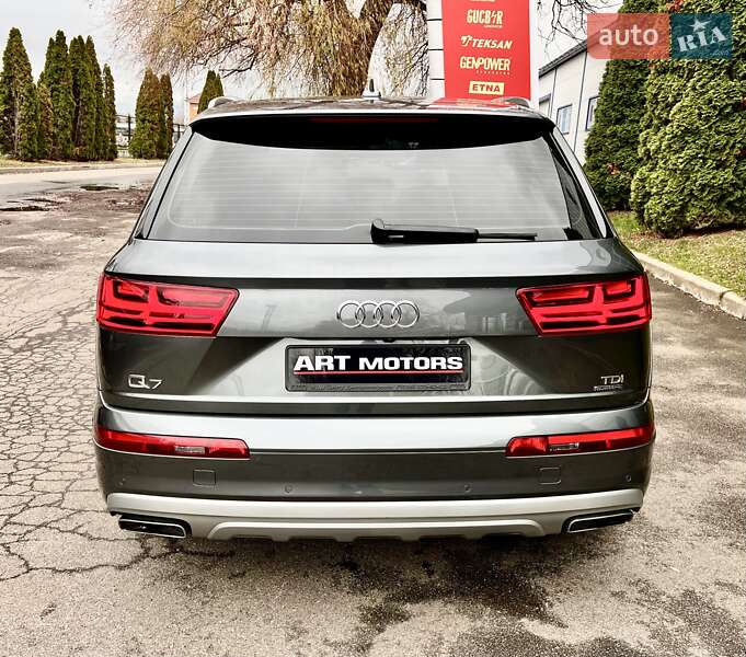 Позашляховик / Кросовер Audi Q7 2016 в Києві