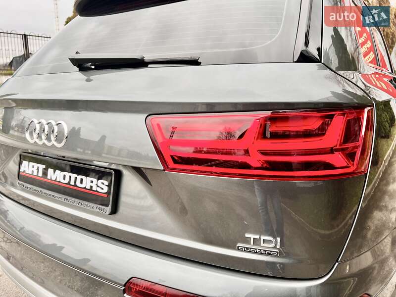 Позашляховик / Кросовер Audi Q7 2016 в Києві