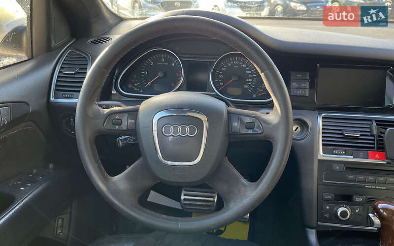 Внедорожник / Кроссовер Audi Q7 2007 в Стрые