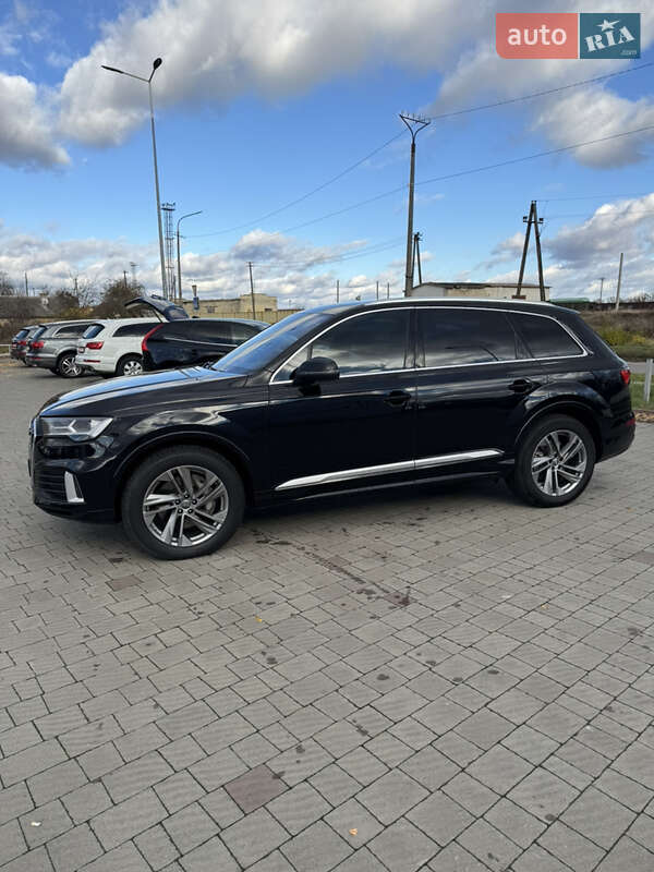 Позашляховик / Кросовер Audi Q7 2020 в Луцьку