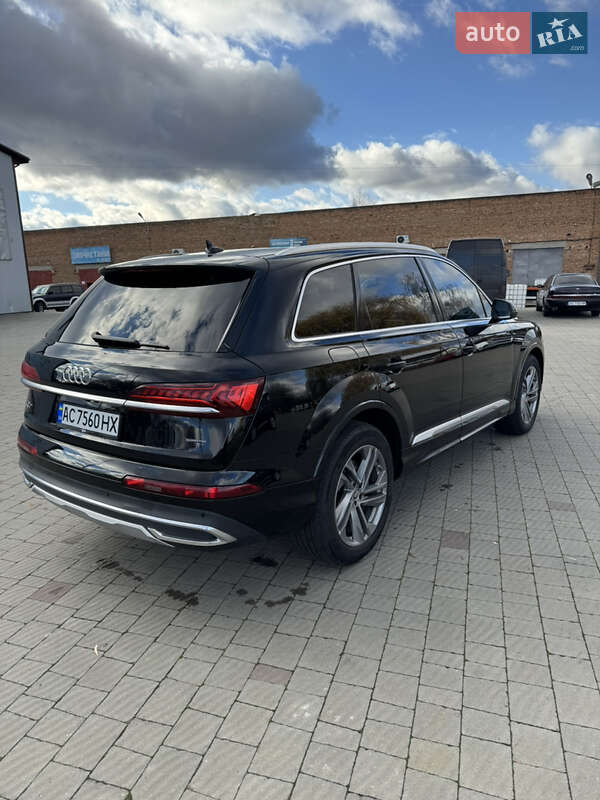 Позашляховик / Кросовер Audi Q7 2020 в Луцьку