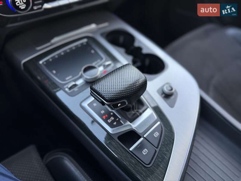 Позашляховик / Кросовер Audi Q7 2015 в Рівному фото 6 Позашляховик / Кросовер Audi Q7 2015 в Рівному