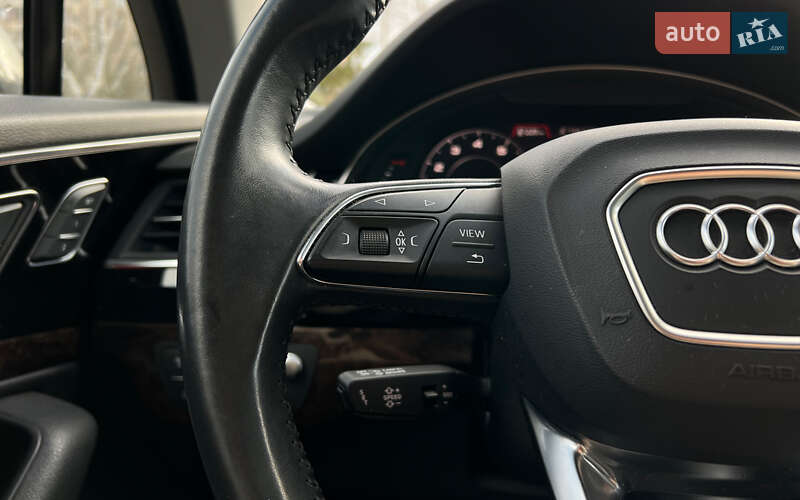 Позашляховик / Кросовер Audi Q7 2017 в Львові