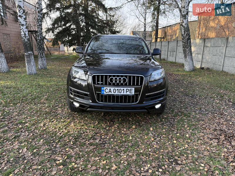 Позашляховик / Кросовер Audi Q7 2013 в Звенигородці фото Позашляховик / Кросовер Audi Q7 2013 в Звенигородці