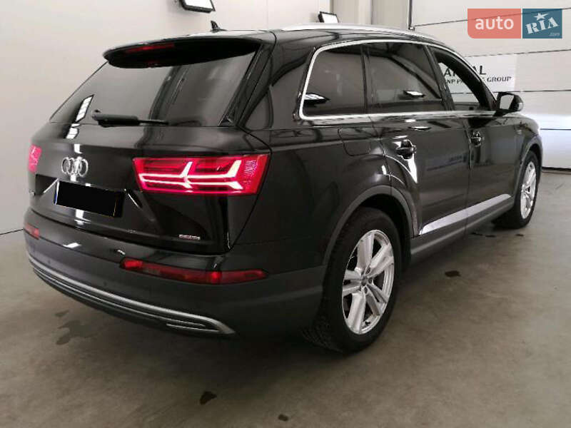 Внедорожник / Кроссовер Audi Q7 2016 в Ужгороде