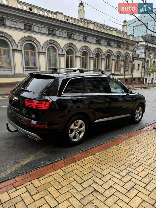 Позашляховик / Кросовер Audi Q7 2017 в Києві