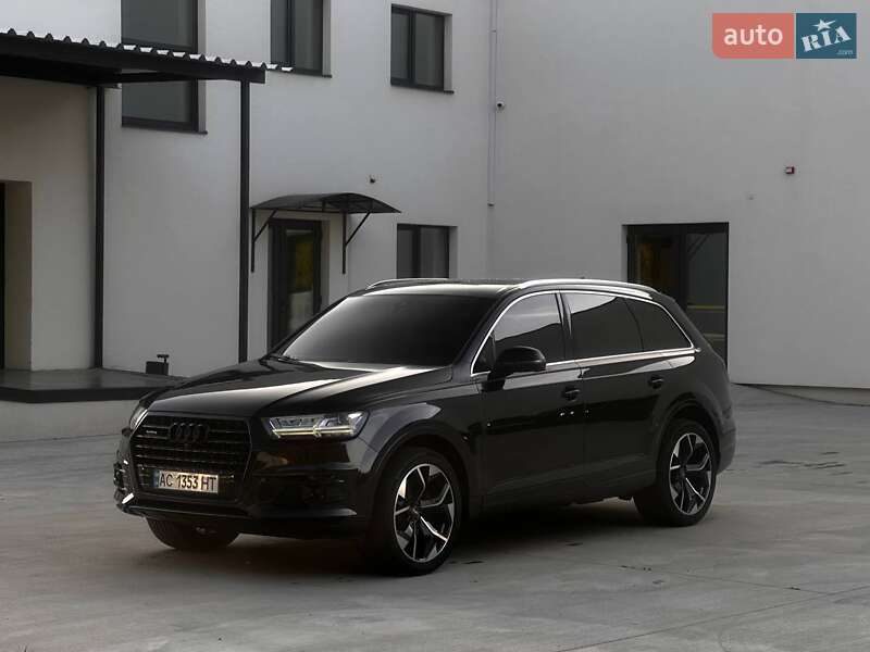 Позашляховик / Кросовер Audi Q7 2017 в Луцьку