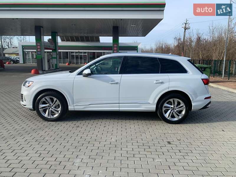 Позашляховик / Кросовер Audi Q7 2021 в Житомирі