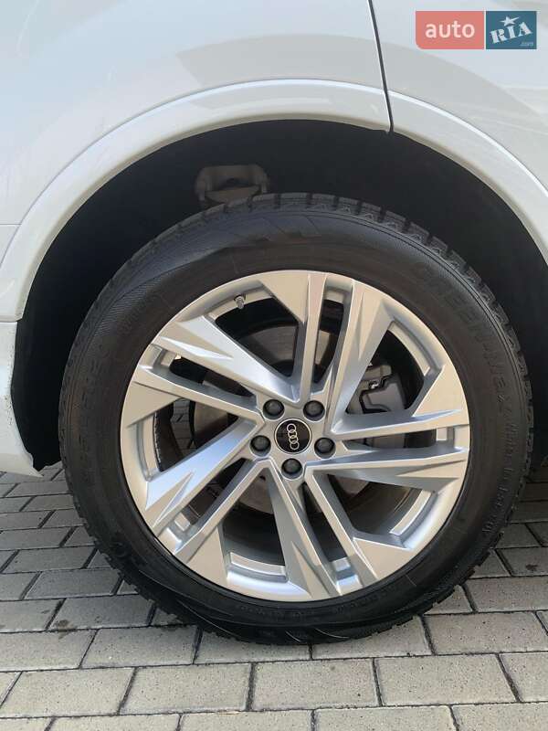 Позашляховик / Кросовер Audi Q7 2021 в Житомирі