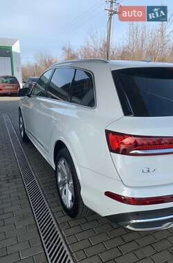 Внедорожник / Кроссовер Audi Q7 2021 в Житомире
