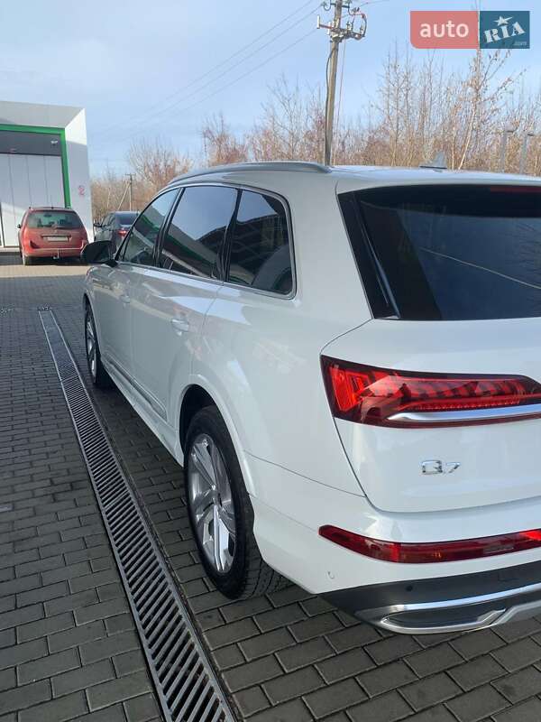 Позашляховик / Кросовер Audi Q7 2021 в Житомирі