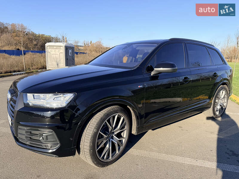 Позашляховик / Кросовер Audi Q7 2017 в Ірпені