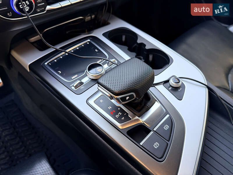 Позашляховик / Кросовер Audi Q7 2017 в Ірпені