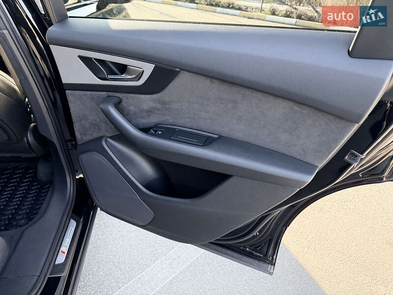 Позашляховик / Кросовер Audi Q7 2017 в Ірпені