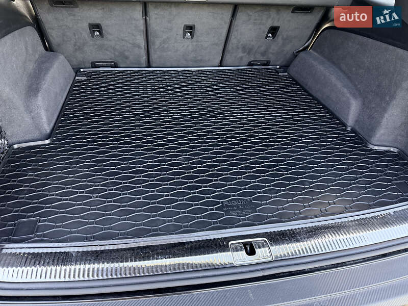 Позашляховик / Кросовер Audi Q7 2017 в Ірпені