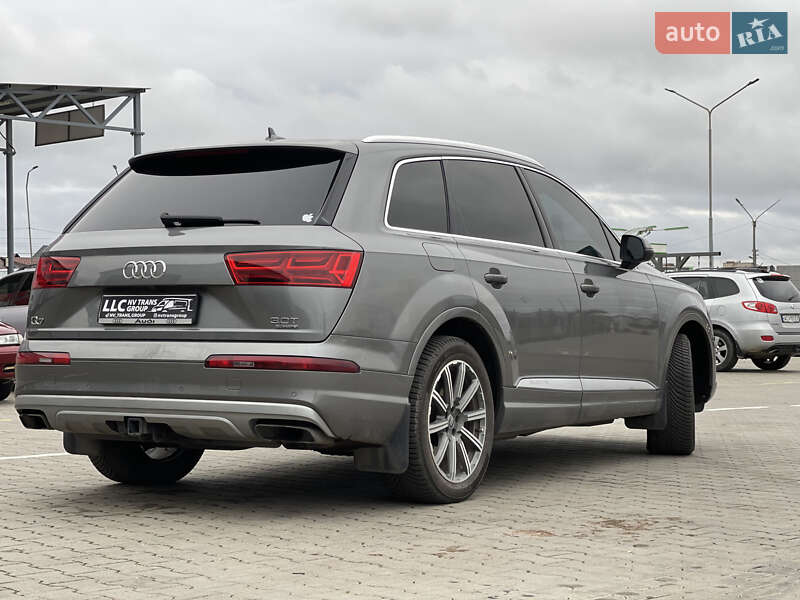 Позашляховик / Кросовер Audi Q7 2017 в Нововолинську