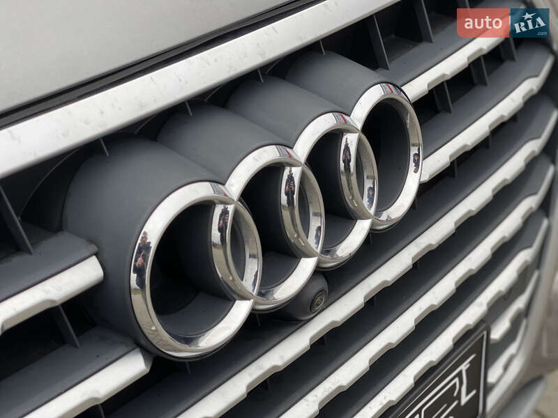 Позашляховик / Кросовер Audi Q7 2017 в Нововолинську