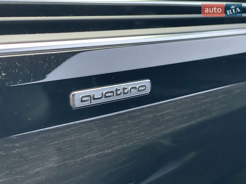 Позашляховик / Кросовер Audi Q7 2017 в Нововолинську