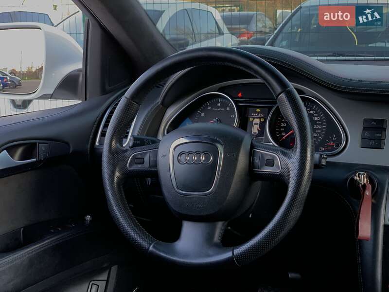 Позашляховик / Кросовер Audi Q7 2011 в Бердичеві