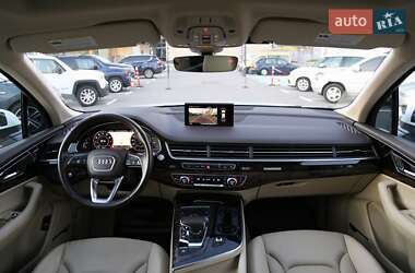 Внедорожник / Кроссовер Audi Q7 2016 в Киеве