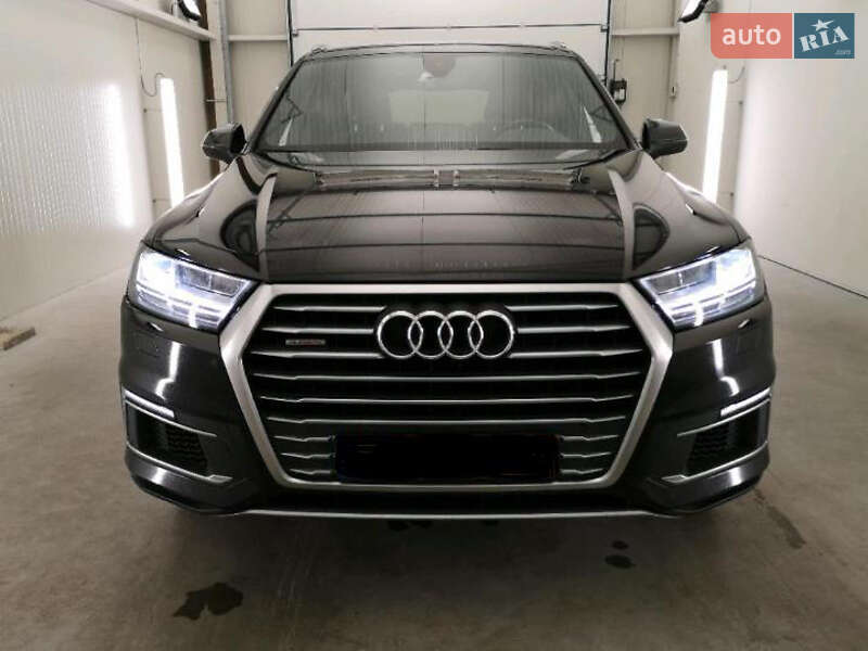 Внедорожник / Кроссовер Audi Q7 2016 в Ужгороде