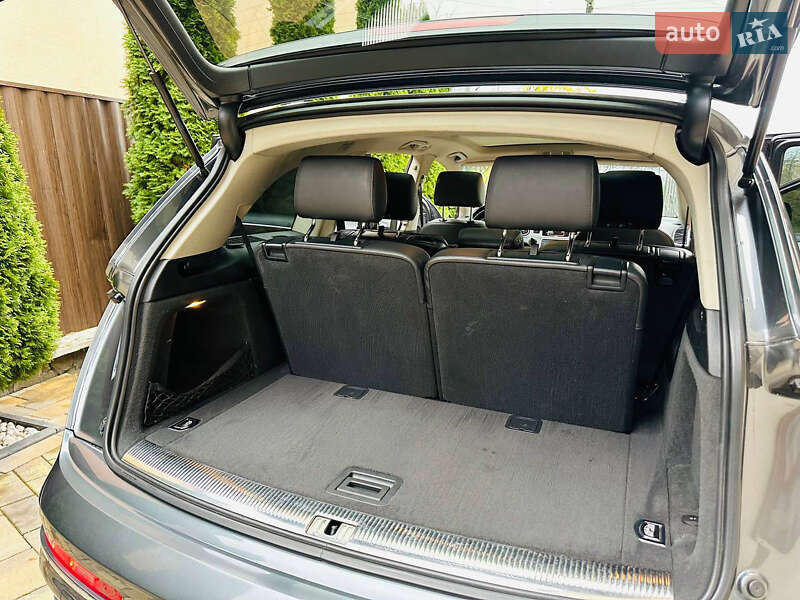 Позашляховик / Кросовер Audi Q7 2010 в Грушево